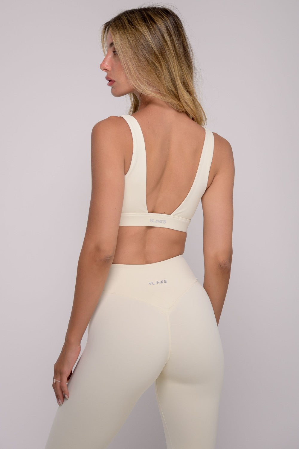 טופ DEEP V FLOWER - Vlinks