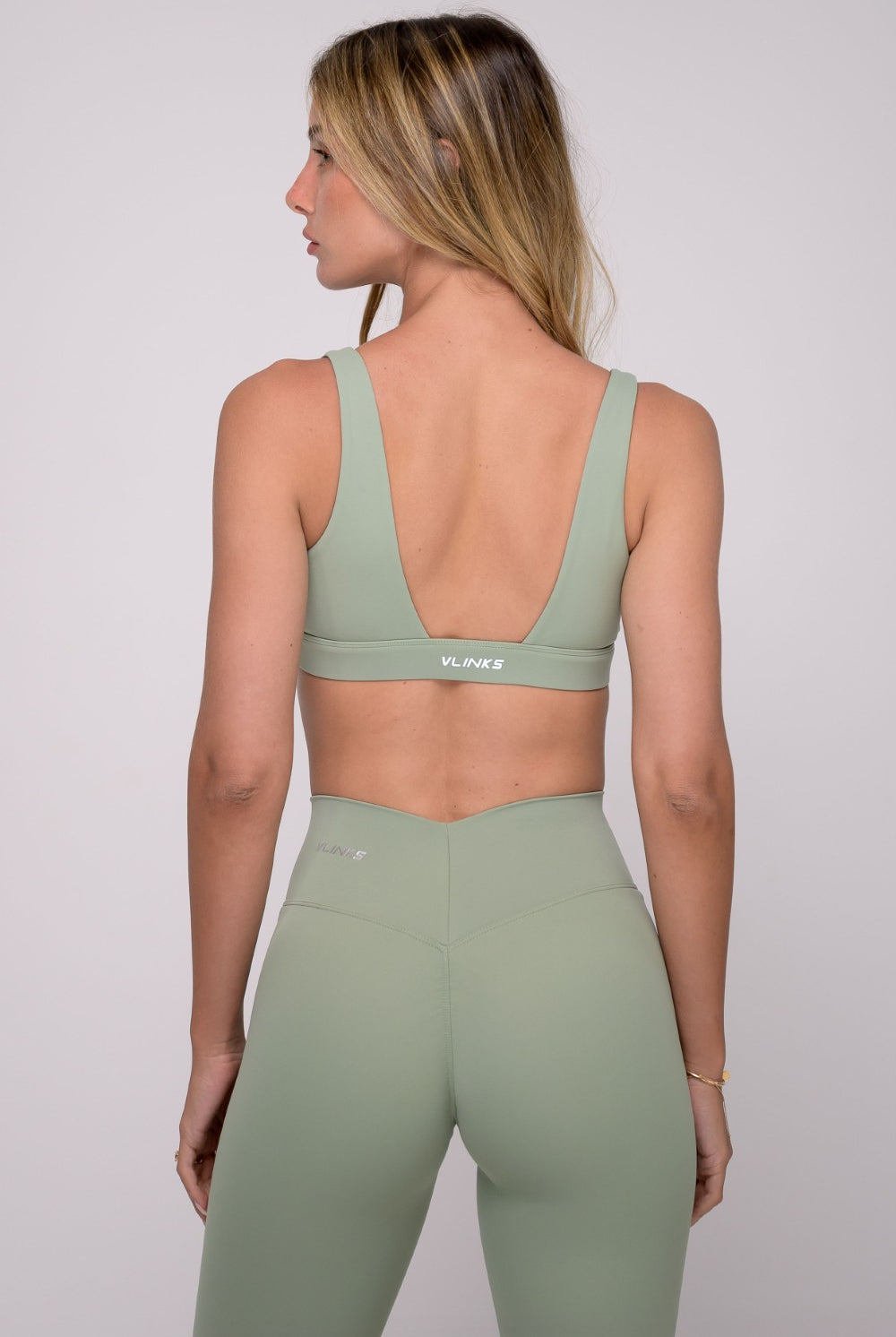 טופ DEEP V FLOWER - Vlinks