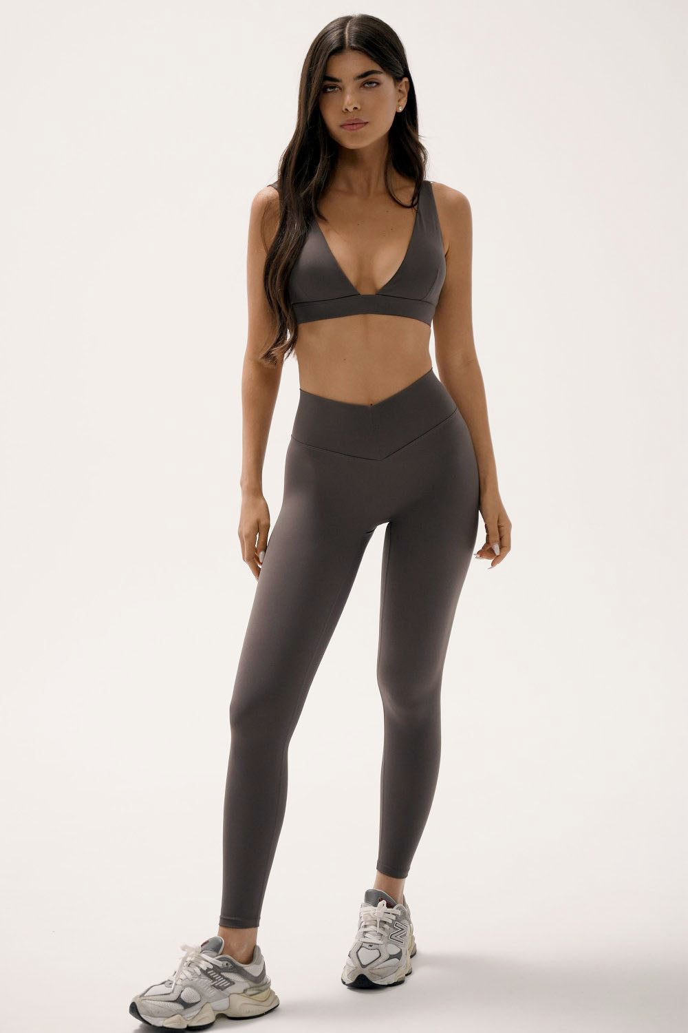 טייץ V Scrunch לנשים מבד FLOW נושם ומחטב מבית Vlinks – גזרה גבוהה עם כיווץ אחורי מחמיא ובטנה כפולה לחיטוב בטן, מתאים לאימוני כושר וללבוש יומיומי