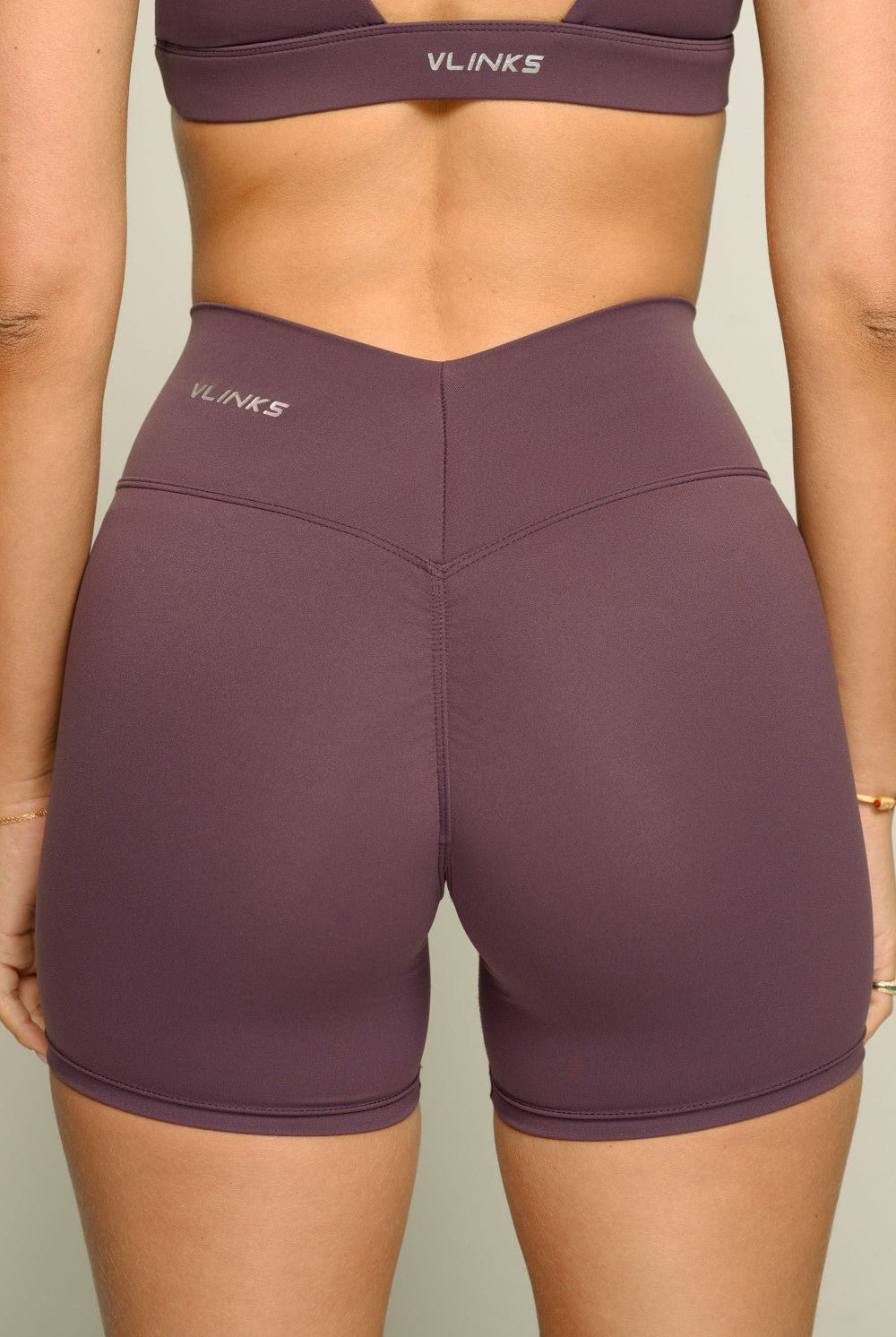 שורט V SCRUNCH FLOWER - Vlinks