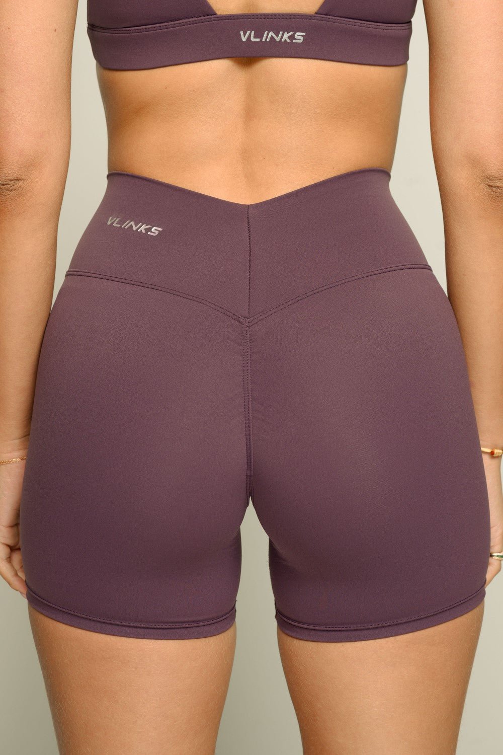 שורט V SCRUNCH FLOWER - Vlinks