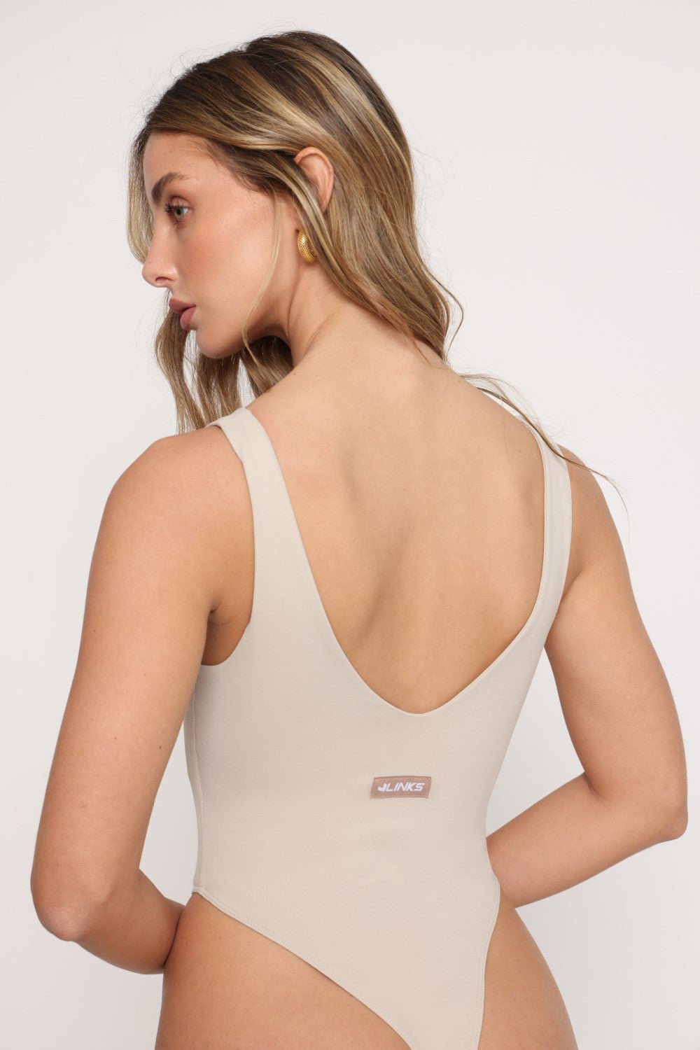 בגד גוף בחיתוך וי עמוק Brushberry - Vlinks