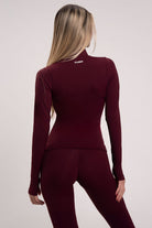 ג׳קט ספורט ארוך לנשים עם רוכסן מלא וגזרה מחטבת בעיצוב של מותג VLINKS