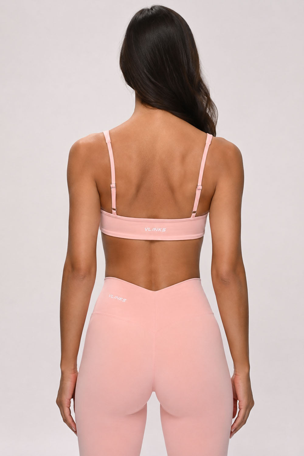 חזיית ספורט PUSH UP לנשים בגזרה צמודה עם כתפיות מתכווננות – בד FLOW מחטב ונושם, מושלמת לאימון ולשימוש יומיומי מבית VLIKS
