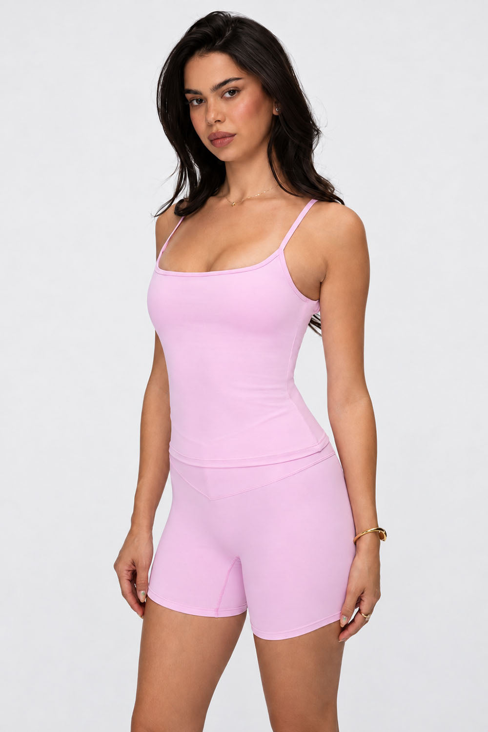 גופיית Sculpted Tank לנשים בגזרה מחטבת עם רצועות כתפיים מתכווננות – עשויה מבד FLOW נושם ואלסטי, מתאימה לאימון וליום־יום מבית VLIKS