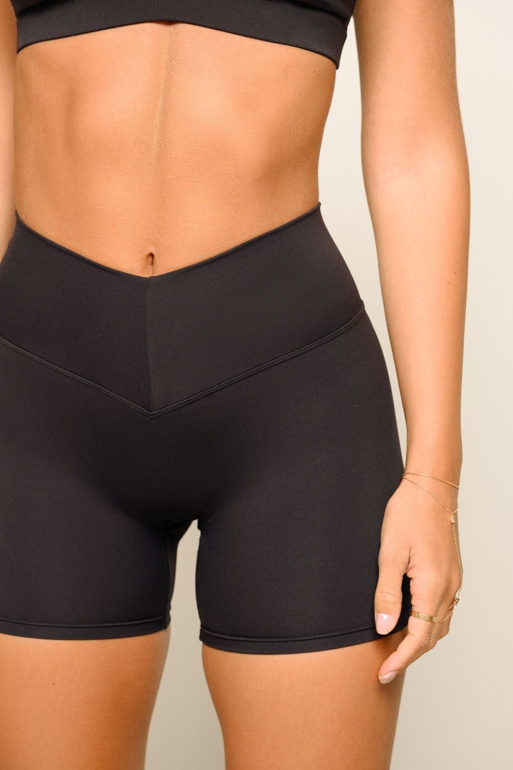 שורט V SCRUNCH FLOWER - Vlinks